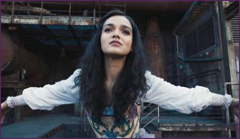 Is Lucy Gray related to Katniss in The Hunger Games series?